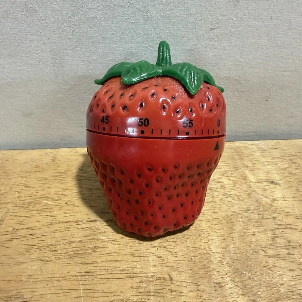 Strawberry Mechanical Kitchen Timer Red Green Vintage Retro Countdown MCM 70s